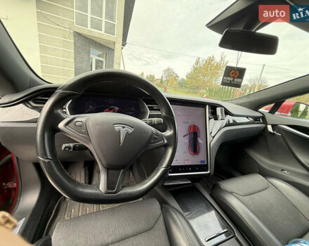 Красный Тесла Модель С, объемом двигателя 0 л и пробегом 114 тыс. км за 21500 $, фото 5 на Automoto.ua