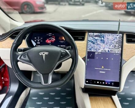 Красный Тесла Модель С, объемом двигателя 0 л и пробегом 79 тыс. км за 17900 $, фото 35 на Automoto.ua