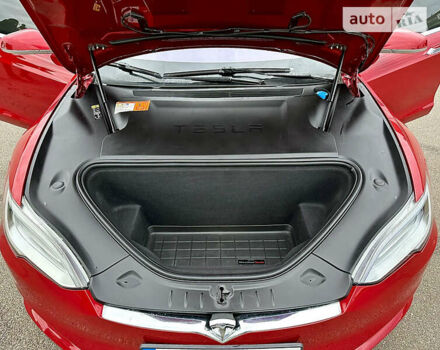Червоний Тесла Модель С, об'ємом двигуна 0 л та пробігом 110 тис. км за 35500 $, фото 19 на Automoto.ua