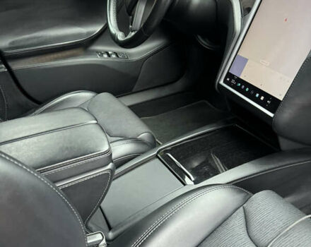 Тесла Модель С 2018 в Киеве на Automoto.ua Красный Тесла Модель С, объемом двигателя 0 л и пробегом 138 тыс. км за 18999 $, фото 36 на Automoto.ua