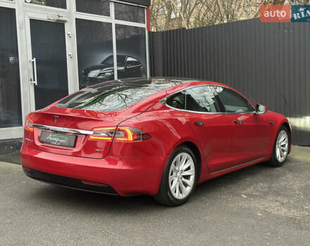 Красный Тесла Модель С, объемом двигателя 0 л и пробегом 2 тыс. км за 21999 $, фото 6 на Automoto.ua