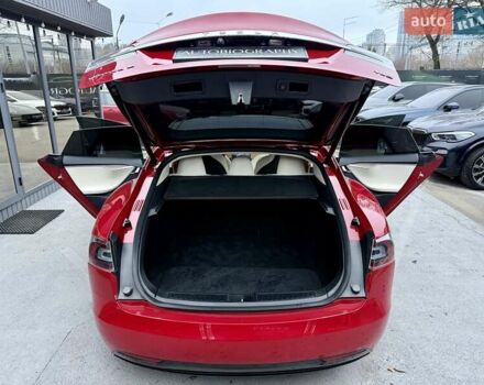 Красный Тесла Модель С, объемом двигателя 0 л и пробегом 79 тыс. км за 17900 $, фото 44 на Automoto.ua