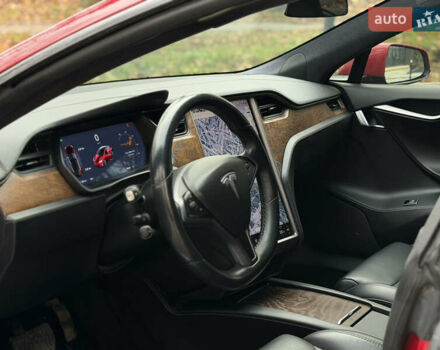 Красный Тесла Модель С, объемом двигателя 0 л и пробегом 120 тыс. км за 18900 $, фото 17 на Automoto.ua