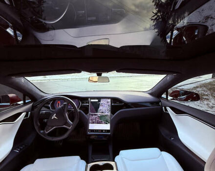 Красный Тесла Модель С, объемом двигателя 0 л и пробегом 59 тыс. км за 27500 $, фото 9 на Automoto.ua