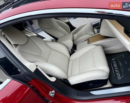 Красный Тесла Модель С, объемом двигателя 0 л и пробегом 79 тыс. км за 17900 $, фото 41 на Automoto.ua