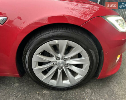 Красный Тесла Модель С, объемом двигателя 0 л и пробегом 2 тыс. км за 21999 $, фото 29 на Automoto.ua