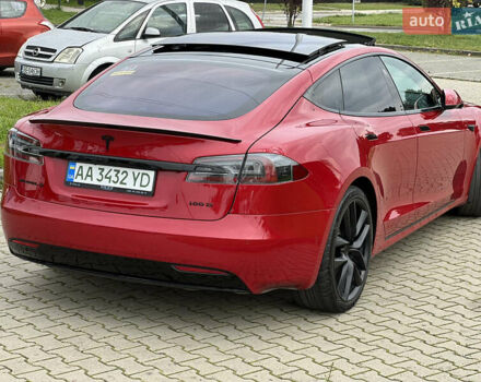 Красный Тесла Модель С, объемом двигателя 0 л и пробегом 98 тыс. км за 29000 $, фото 4 на Automoto.ua