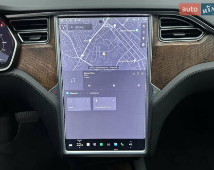 Красный Тесла Модель С, объемом двигателя 0 л и пробегом 2 тыс. км за 21999 $, фото 21 на Automoto.ua