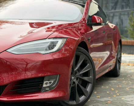 Красный Тесла Модель С, объемом двигателя 0 л и пробегом 120 тыс. км за 18900 $, фото 8 на Automoto.ua