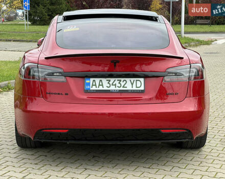 Красный Тесла Модель С, объемом двигателя 0 л и пробегом 98 тыс. км за 29000 $, фото 3 на Automoto.ua