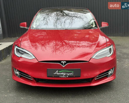 Красный Тесла Модель С, объемом двигателя 0 л и пробегом 2 тыс. км за 21999 $, фото 7 на Automoto.ua