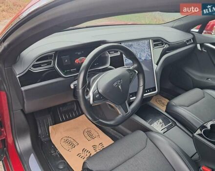 Красный Тесла Модель С, объемом двигателя 0 л и пробегом 182 тыс. км за 17999 $, фото 17 на Automoto.ua