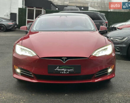 Красный Тесла Модель С, объемом двигателя 0 л и пробегом 2 тыс. км за 21999 $, фото 2 на Automoto.ua