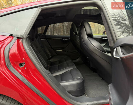 Красный Тесла Модель С, объемом двигателя 0 л и пробегом 120 тыс. км за 18900 $, фото 25 на Automoto.ua