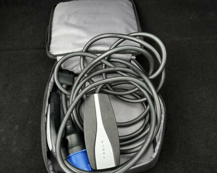 Червоний Тесла Модель С, об'ємом двигуна 0 л та пробігом 116 тис. км за 29999 $, фото 26 на Automoto.ua