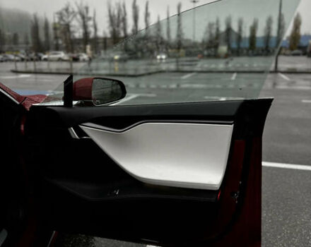 Червоний Тесла Модель С, об'ємом двигуна 0 л та пробігом 116 тис. км за 29999 $, фото 12 на Automoto.ua