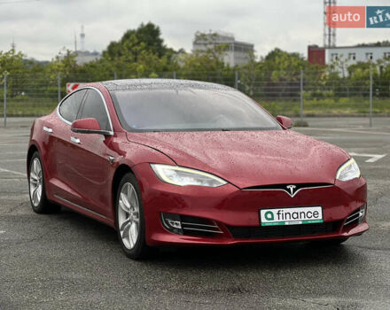 Красный Тесла Модель С, объемом двигателя 0 л и пробегом 78 тыс. км за 27000 $, фото 5 на Automoto.ua