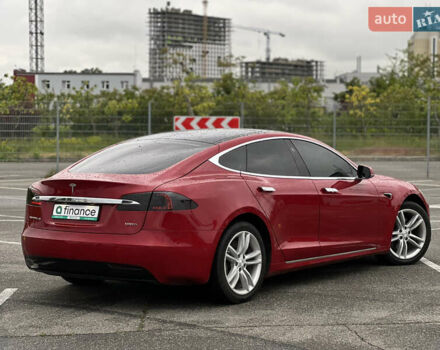 Красный Тесла Модель С, объемом двигателя 0 л и пробегом 78 тыс. км за 27000 $, фото 7 на Automoto.ua