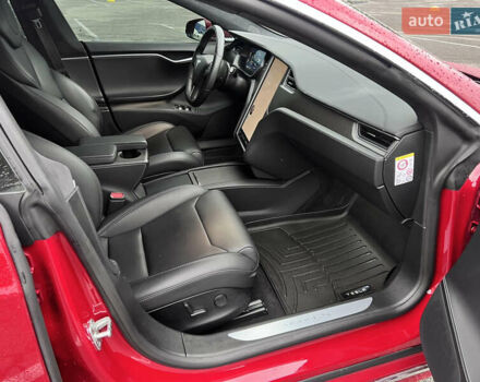 Красный Тесла Модель С, объемом двигателя 0 л и пробегом 78 тыс. км за 27000 $, фото 21 на Automoto.ua