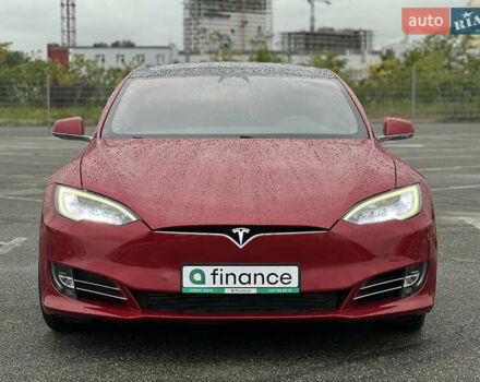 Красный Тесла Модель С, объемом двигателя 0 л и пробегом 78 тыс. км за 27000 $, фото 3 на Automoto.ua