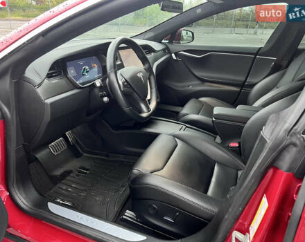 Красный Тесла Модель С, объемом двигателя 0 л и пробегом 78 тыс. км за 27000 $, фото 24 на Automoto.ua