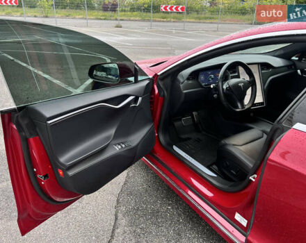 Красный Тесла Модель С, объемом двигателя 0 л и пробегом 78 тыс. км за 27000 $, фото 23 на Automoto.ua