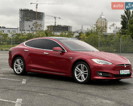 Красный Тесла Модель С, объемом двигателя 0 л и пробегом 78 тыс. км за 27000 $, фото 6 на Automoto.ua