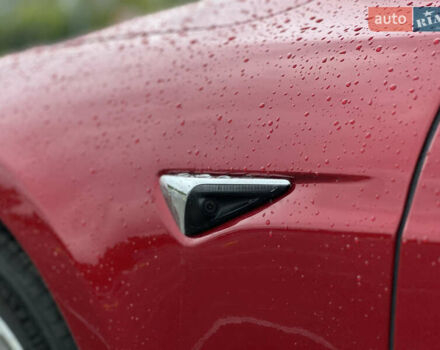 Красный Тесла Модель С, объемом двигателя 0 л и пробегом 78 тыс. км за 27000 $, фото 13 на Automoto.ua