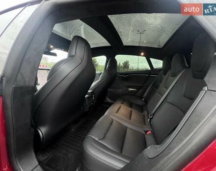 Красный Тесла Модель С, объемом двигателя 0 л и пробегом 78 тыс. км за 27000 $, фото 19 на Automoto.ua