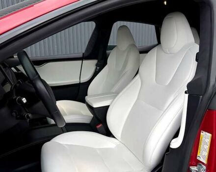 Красный Тесла Модель С, объемом двигателя 0 л и пробегом 65 тыс. км за 38500 $, фото 8 на Automoto.ua