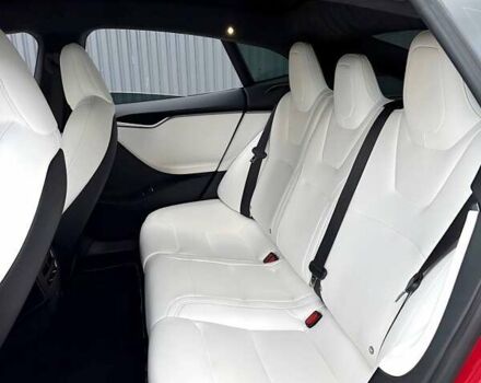 Красный Тесла Модель С, объемом двигателя 0 л и пробегом 65 тыс. км за 38500 $, фото 9 на Automoto.ua