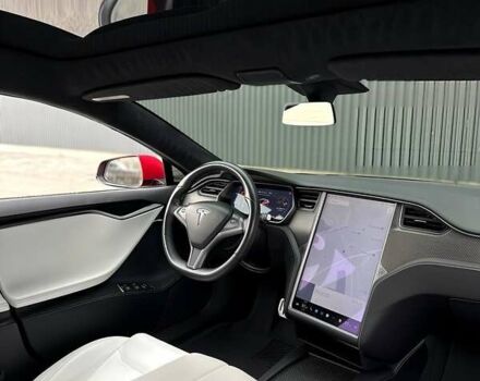 Красный Тесла Модель С, объемом двигателя 0 л и пробегом 65 тыс. км за 38500 $, фото 12 на Automoto.ua