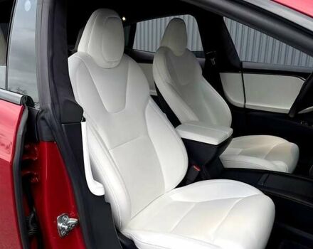 Красный Тесла Модель С, объемом двигателя 0 л и пробегом 65 тыс. км за 38500 $, фото 11 на Automoto.ua