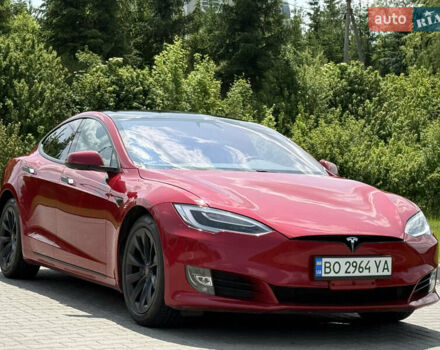 Красный Тесла Модель С, объемом двигателя 0 л и пробегом 34 тыс. км за 27900 $, фото 4 на Automoto.ua