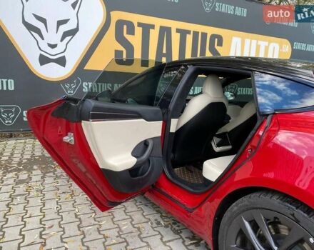 Красный Тесла Модель С, объемом двигателя 0 л и пробегом 16 тыс. км за 49900 $, фото 31 на Automoto.ua