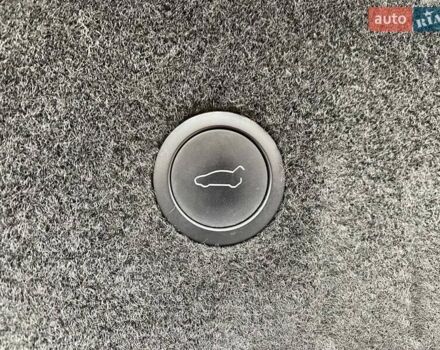 Червоний Тесла Модель С, об'ємом двигуна 0 л та пробігом 16 тис. км за 48500 $, фото 13 на Automoto.ua