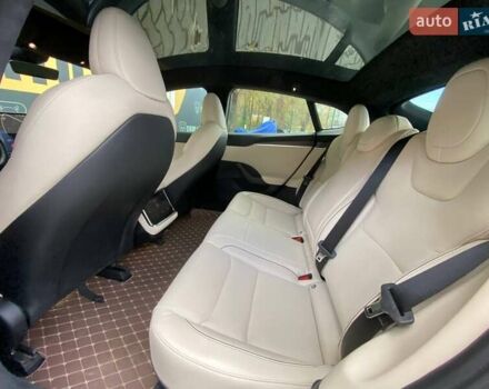 Червоний Тесла Модель С, об'ємом двигуна 0 л та пробігом 16 тис. км за 48500 $, фото 32 на Automoto.ua