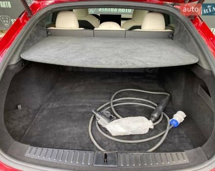 Красный Тесла Модель С, объемом двигателя 0 л и пробегом 16 тыс. км за 49900 $, фото 11 на Automoto.ua