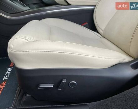 Красный Тесла Модель С, объемом двигателя 0 л и пробегом 16 тыс. км за 49900 $, фото 18 на Automoto.ua