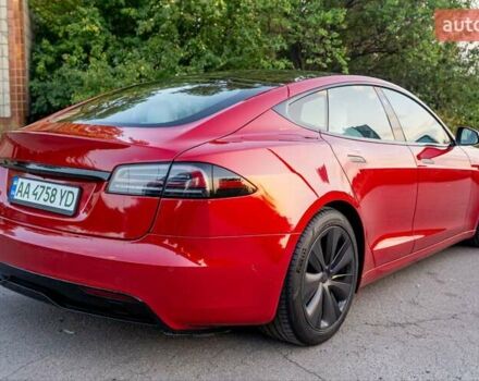 Красный Тесла Модель С, объемом двигателя 0 л и пробегом 85 тыс. км за 46500 $, фото 11 на Automoto.ua
