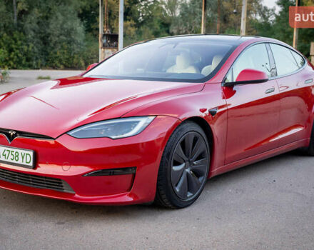 Красный Тесла Модель С, объемом двигателя 0 л и пробегом 88 тыс. км за 52500 $, фото 6 на Automoto.ua