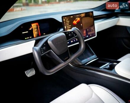 Красный Тесла Модель С, объемом двигателя 0 л и пробегом 85 тыс. км за 46500 $, фото 14 на Automoto.ua