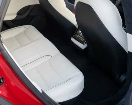 Красный Тесла Модель С, объемом двигателя 0 л и пробегом 85 тыс. км за 46500 $, фото 13 на Automoto.ua