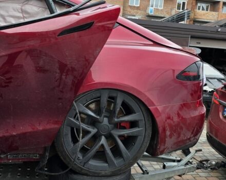 Красный Тесла Модель С, объемом двигателя 0 л и пробегом 24 тыс. км за 27777 $, фото 1 на Automoto.ua