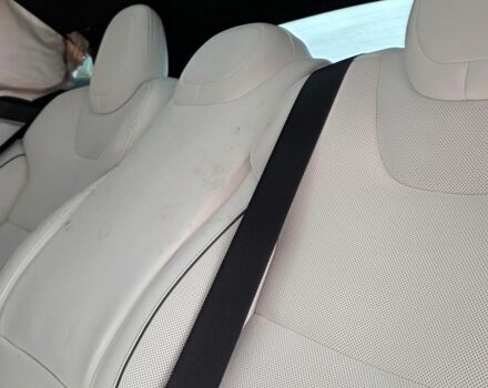 Красный Тесла Модель С, объемом двигателя 0 л и пробегом 24 тыс. км за 27777 $, фото 5 на Automoto.ua