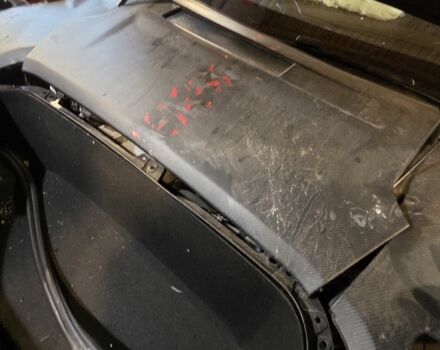 Красный Тесла Модель С, объемом двигателя 0 л и пробегом 24 тыс. км за 27777 $, фото 9 на Automoto.ua