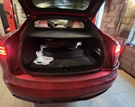 Красный Тесла Модель С, объемом двигателя 0 л и пробегом 24 тыс. км за 27777 $, фото 10 на Automoto.ua