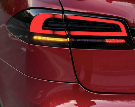 Червоний Тесла Модель С, об'ємом двигуна 0 л та пробігом 13 тис. км за 56700 $, фото 3 на Automoto.ua