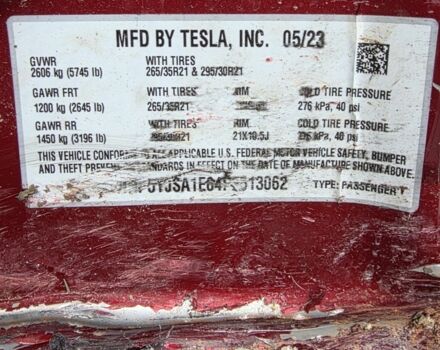 Красный Тесла Модель С, объемом двигателя 0 л и пробегом 24 тыс. км за 27777 $, фото 4 на Automoto.ua