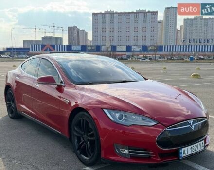 Красный Тесла Модель С, объемом двигателя 0 л и пробегом 310 тыс. км за 13000 $, фото 1 на Automoto.ua